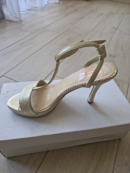 Sandale de ocazie din piele naturala