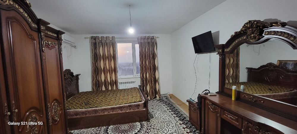 Андижон шаҳар марказида 2 хона, 70 кв. жихозлари билан