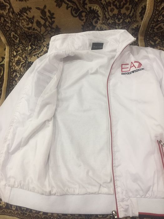 Спортивная ветровка