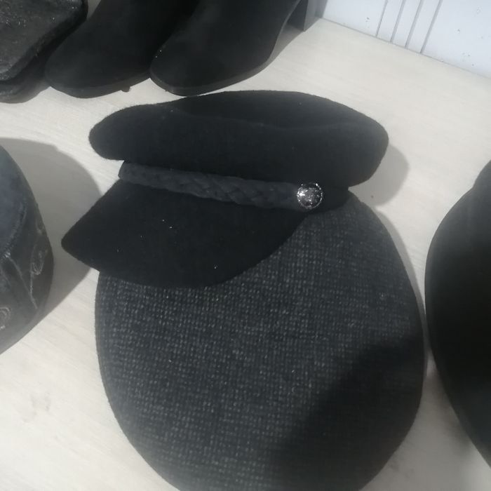 Шляпы разные. 500 тг.