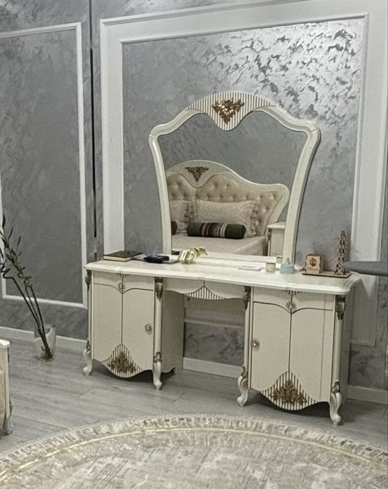 Продам спальный гарнитур