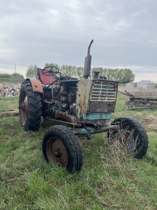 Продам трактор МТЗ 5 с телегой сеновос