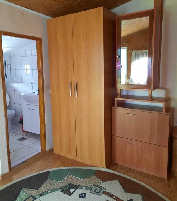Caut  chirias ! >inchirez o camera la casa, dispune de baie si bucatarie !