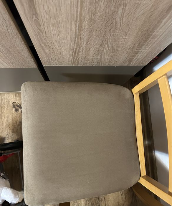 Curatat canapele scaune tapiterii masina