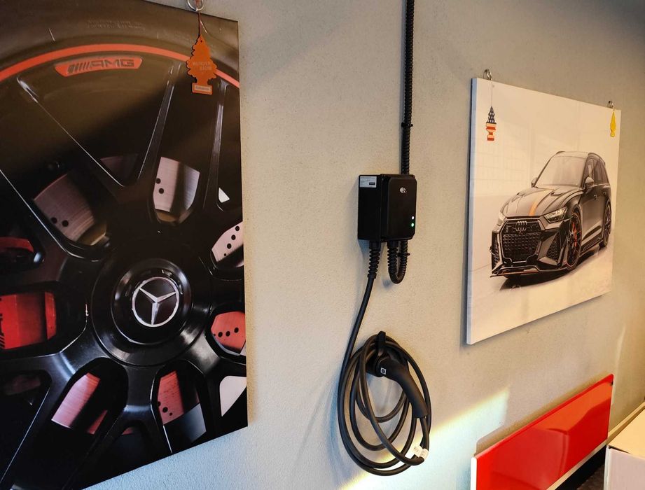 Зарядна станция модел EVS 22 KW/32 A с кабел тип 2 - 5 метра