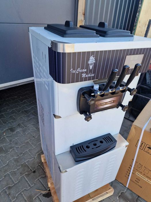 Masina de inghetata soft 2450w 220V 2+1 Arome precooling,NOI