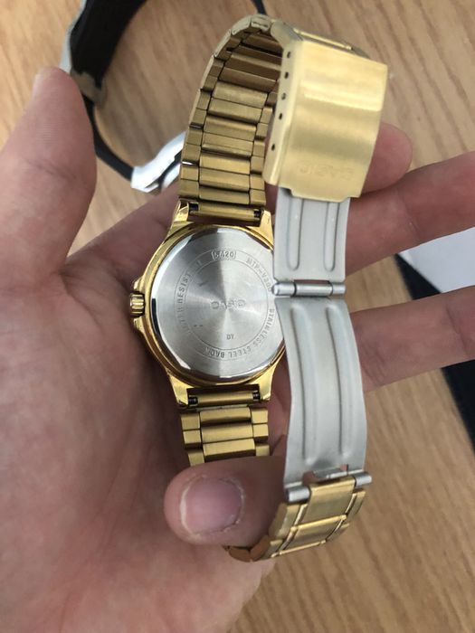 продам часы Casio