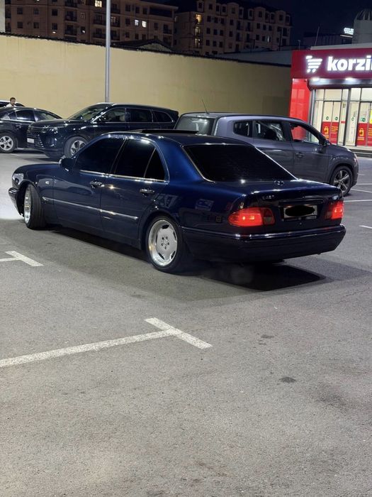 Mercedes Benz W210 orginal tabiiy Moshina Sotiladi