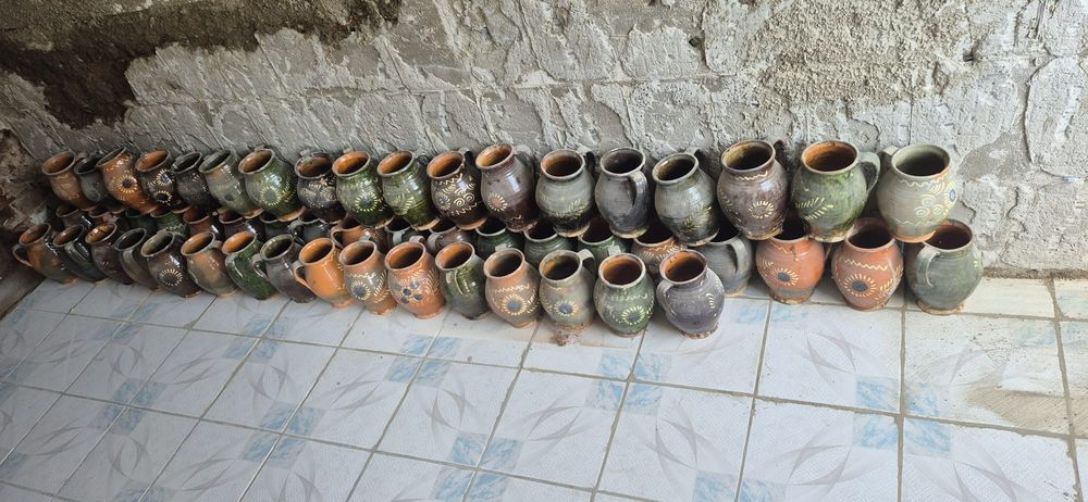 Oale din lut diferite mărimi