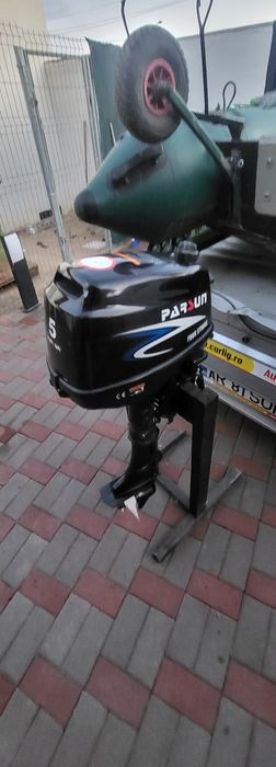 Vand ansamblu barca+motoare+remorca !