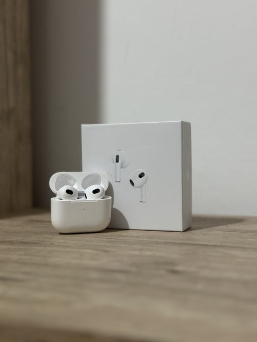 Vând căsti AirPods 3 1.1 cu cele originale