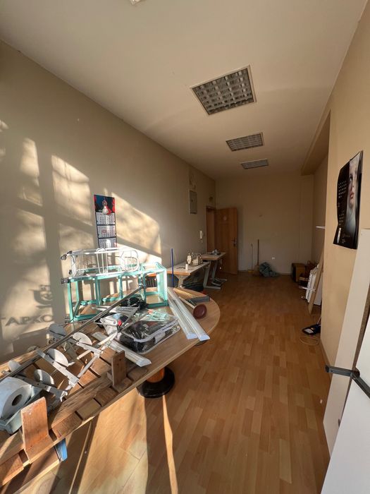 Дава се под наем Офис в Шумен, Център - 18 кв.м за 127.5 € - Снимка #2