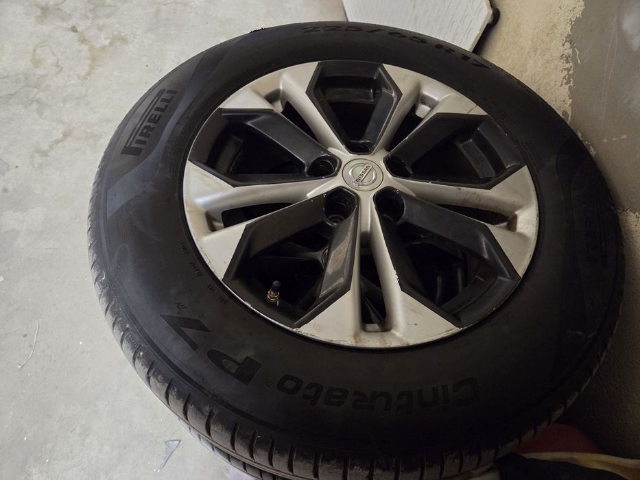 Nissan X-Trail T32 17цола с летни гуми