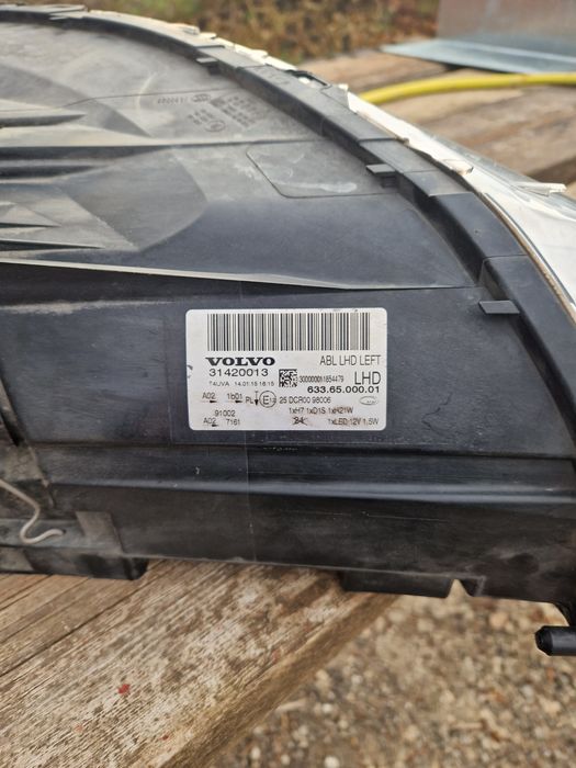 Фарове за волво v70, xc70, s80