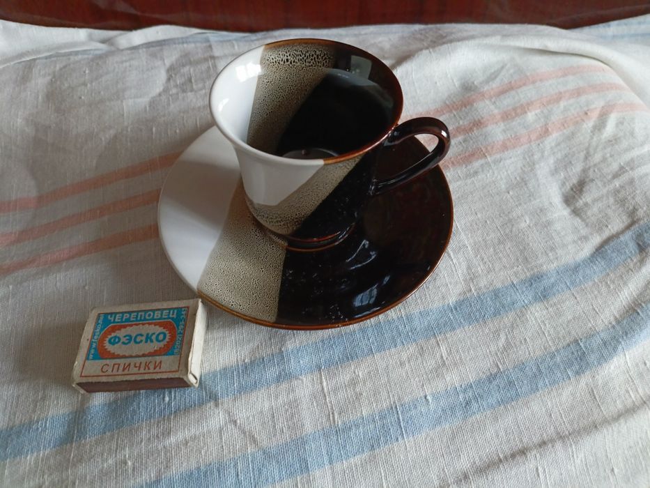 Чашка с блюдцем .