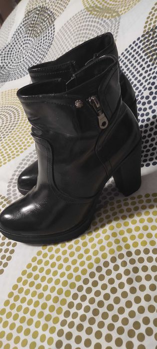 Дамски обувки нови или в много добро състояние