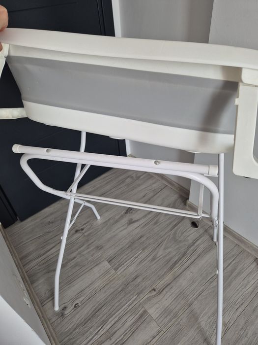 Vand cadita cu stativ pentru bebelusi