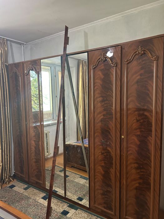 Продам спальный горнитур