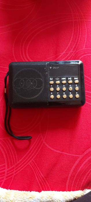 Mini radio sotiladi