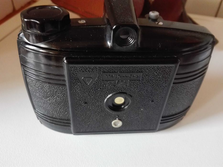 Фотоапарати  Perfekta II и Kodak Instamatic 25 Camera.