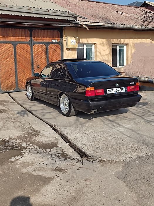 BMW E34 1992 yil M54 b30