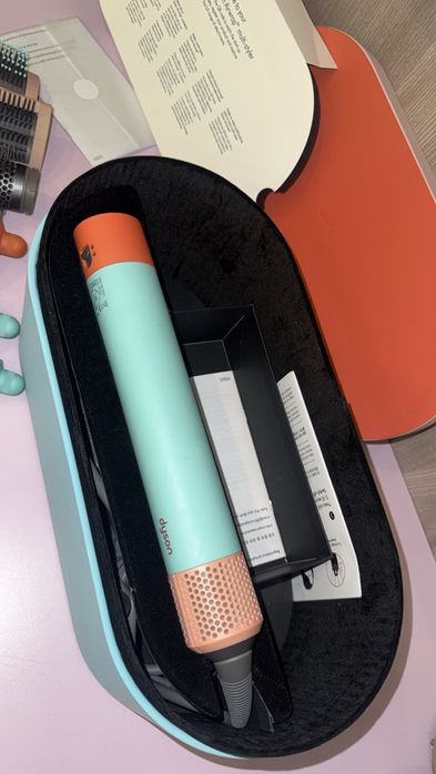 Dyson airwrap nou