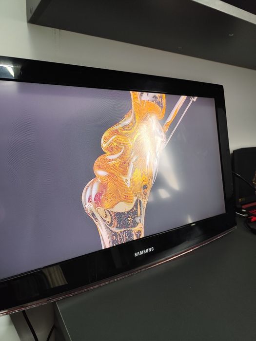 Продаю телевизор 25 000 тг (торг есть)