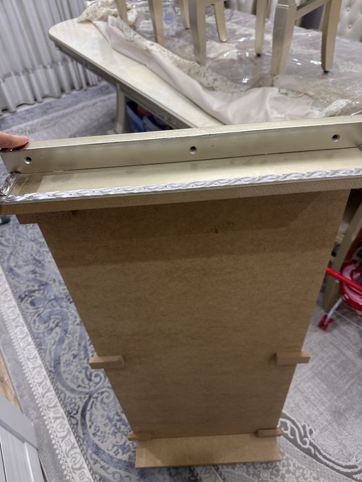 Продаётся обеденный стол со стульями (комплект на 12 человек)