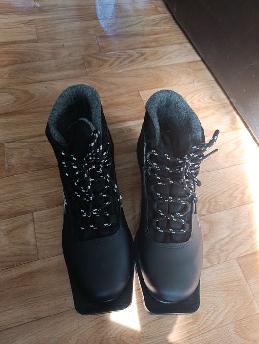 Ботинки лыжные новые