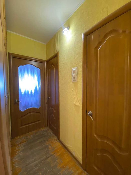 Продам 2 комнатную на 8 мкр