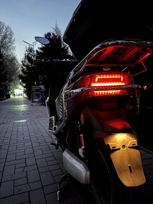 Elektr skuter 6talik 4 ta skorost xolati yaxshi