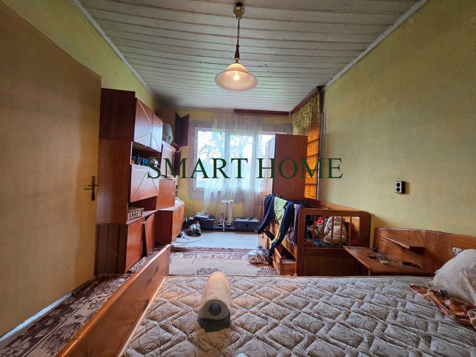 Двуетажна къща в с. Поликраище!