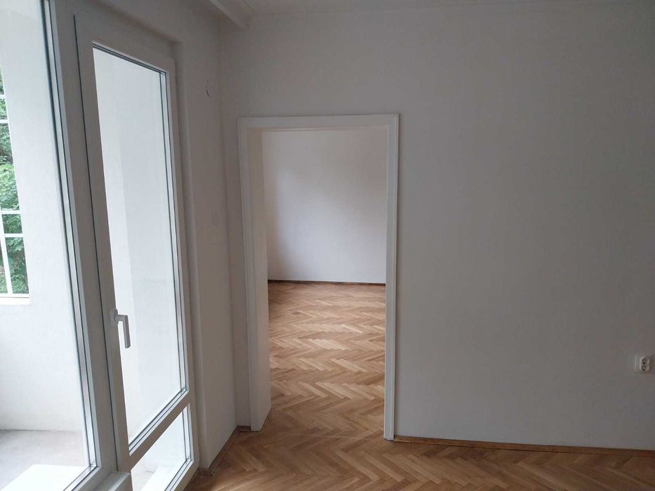 Дава се под наем Тристаен апартамент в София, Зона Б-19 - 90 кв.м за 867 € - Снимка #4