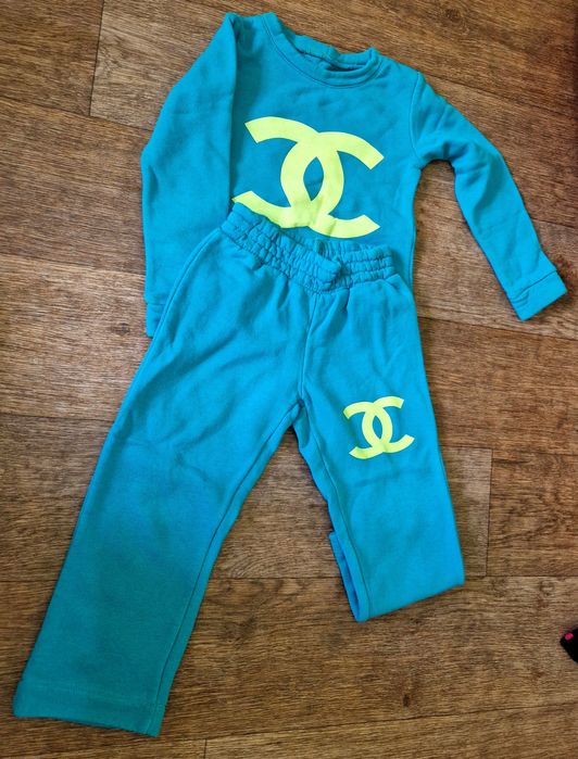 Одежда для девочки на 3 года (21 вещь)