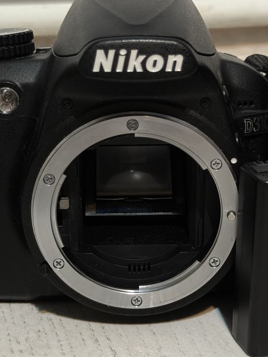 Nikon D3100 kit body + obiectiv AF‑S 18‑55mm VR + baterie EN‑EL14 + încărcător Patona