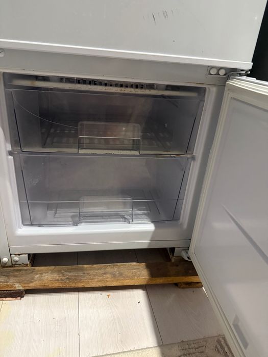 Холодильник Бирюса