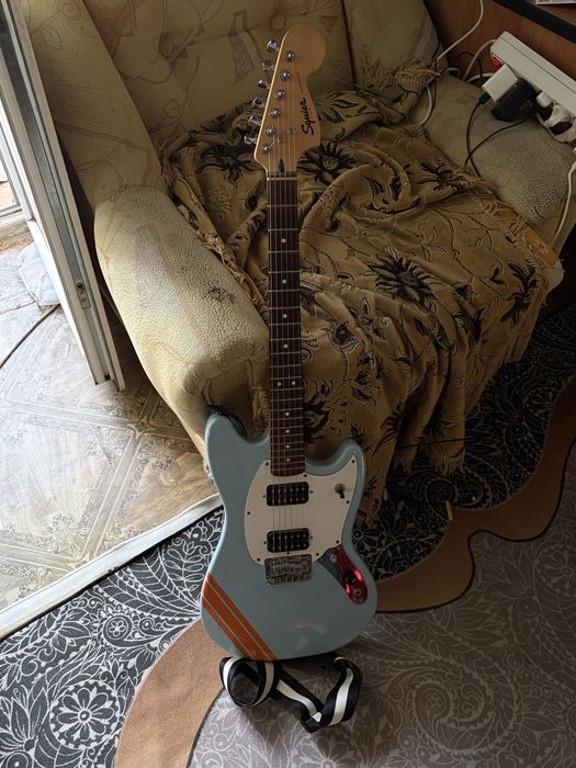 fender squier mustang