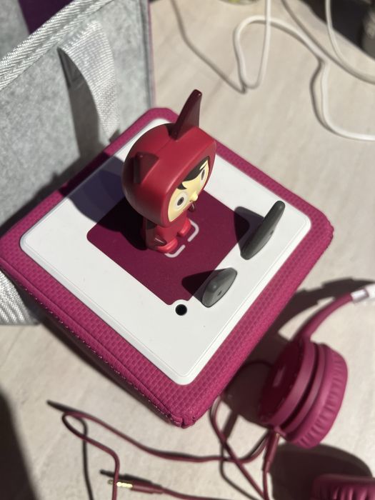 Toniebox magenta cu geanta si casti