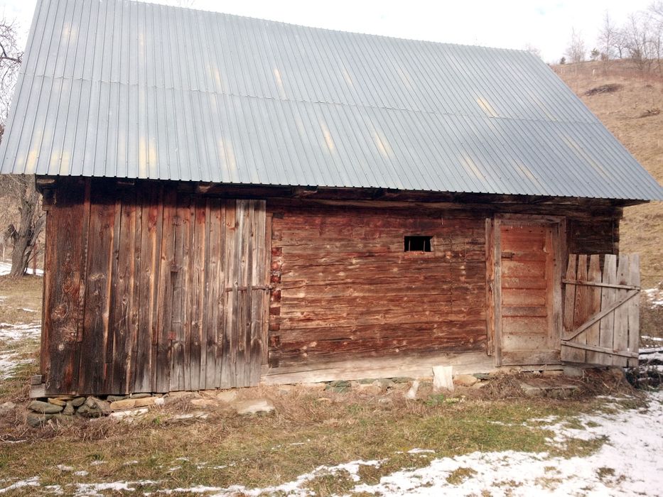 Casa veche din lemn pentru reconstruit lemn vechi