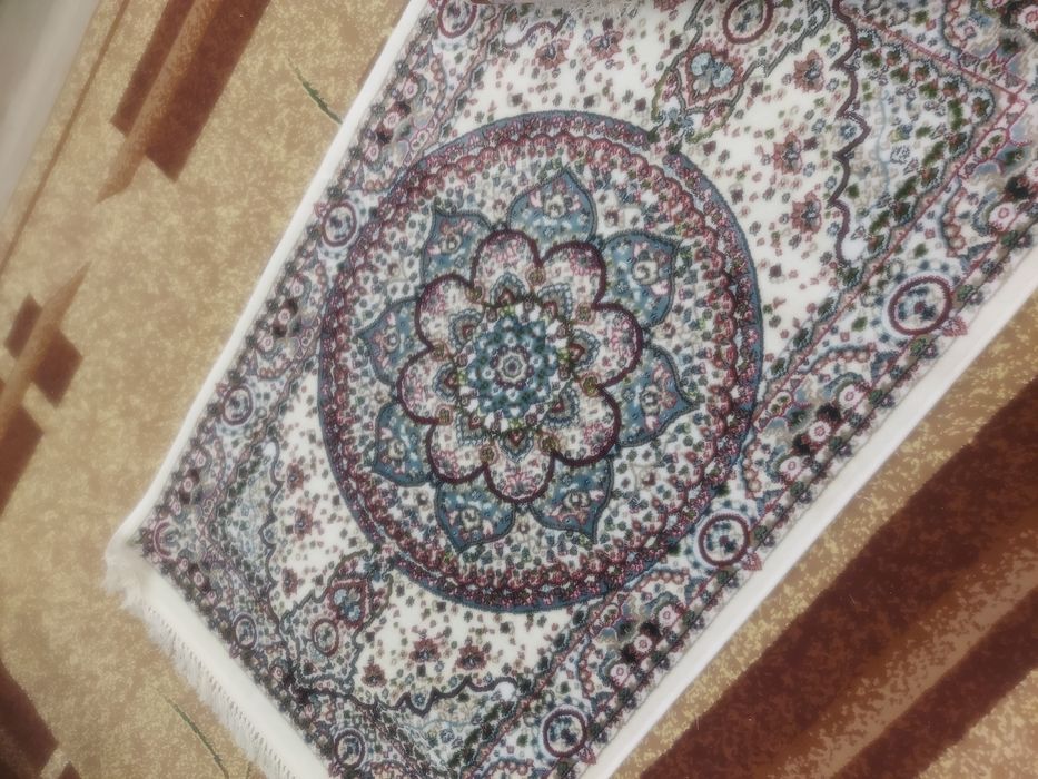 Продам коврики 2 штуки