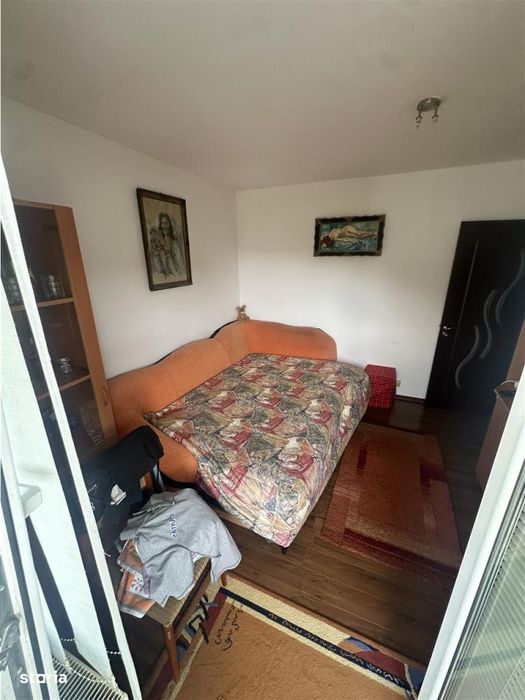 Decomandat cu 2 bai si 2 balcoane