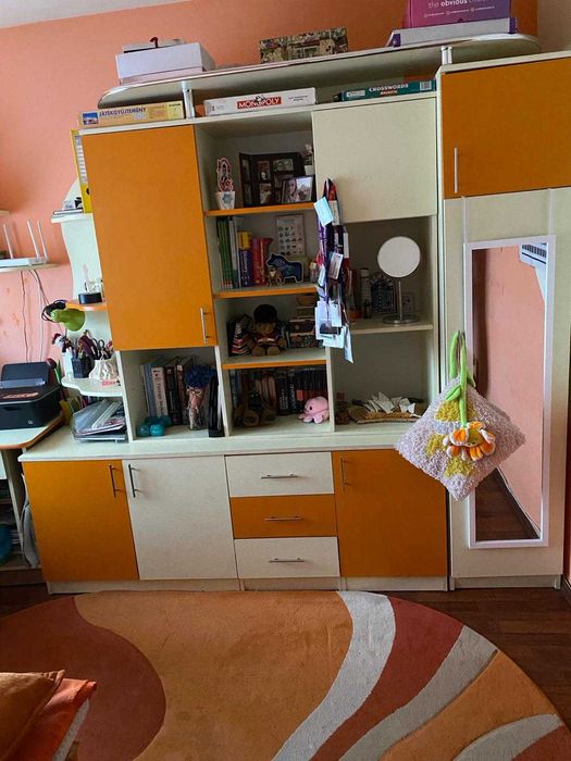 Mobila tineret, birou, canapea, covor