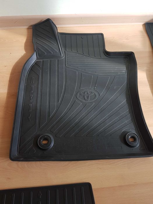 Продам оригинальные коврики Камри 70, 75, 80