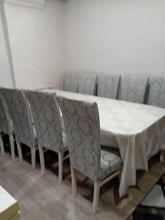 Стол со стульями