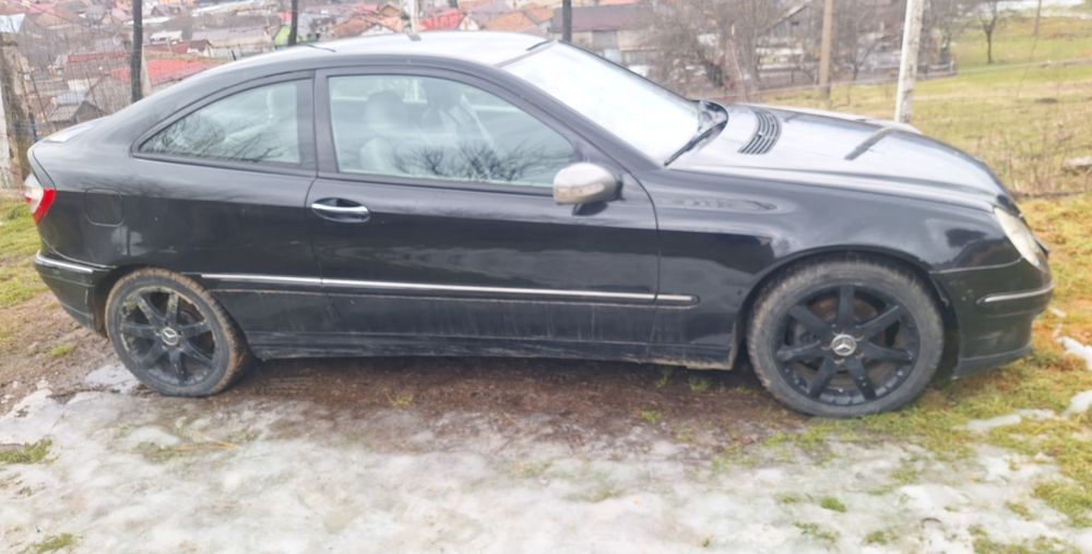 Se vinde mercedes C 220