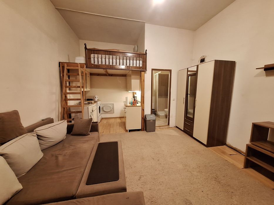 Дава се под наем Ателие в София, Обеля 1 - 50 кв.м за 306 € - Снимка #1