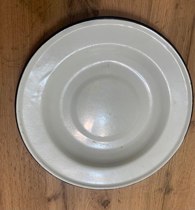 Табаки миски тарелки эмалированные