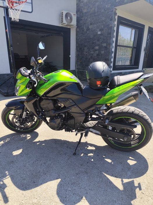 Vând motocicleta Kawasaki z750