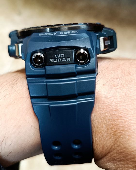 Casio g shock GWN-Q1000