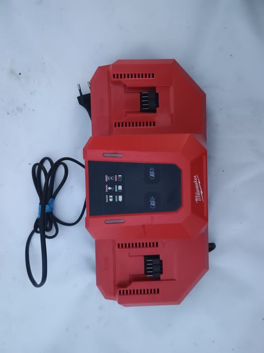 Incarcator milwaukee super charger dbsc